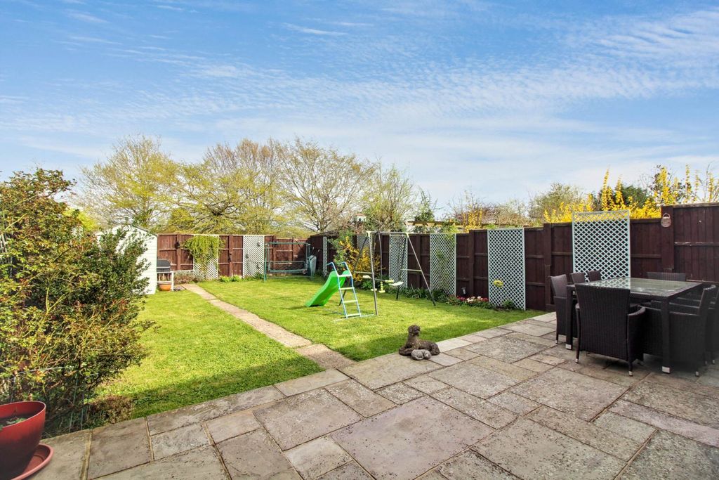 Property photo 2 of 20