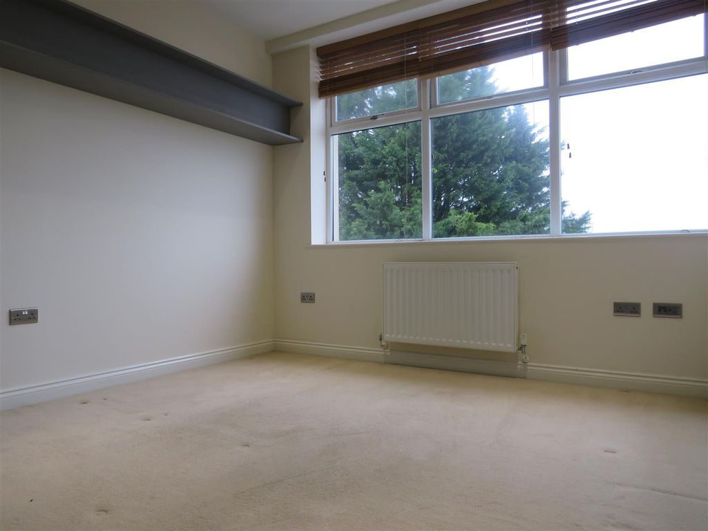 Property photo 3 of 6 Lounge