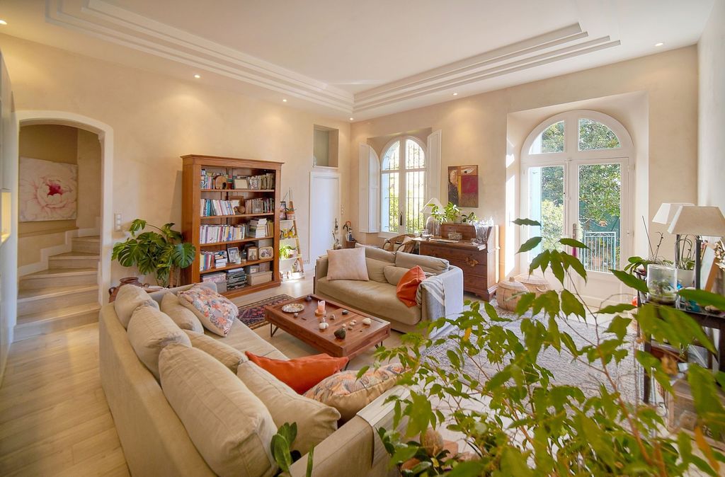 Property photo 3 of 28