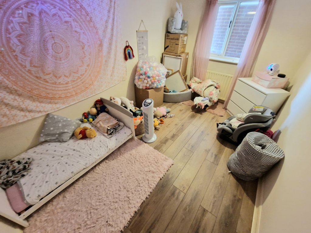 Property photo 3 of 5 Bedroom