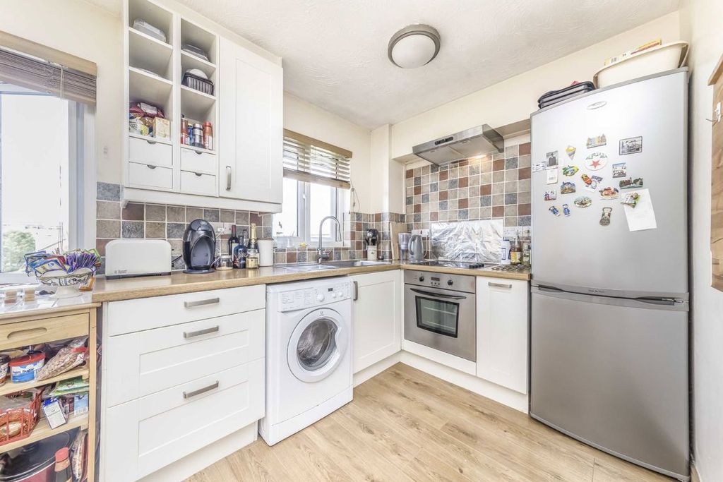 Property photo 2 of 4