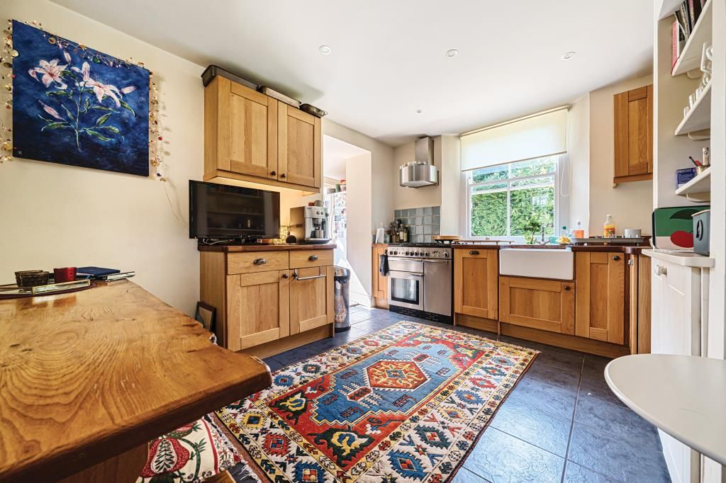 Property photo 2 of 11 Kitchen