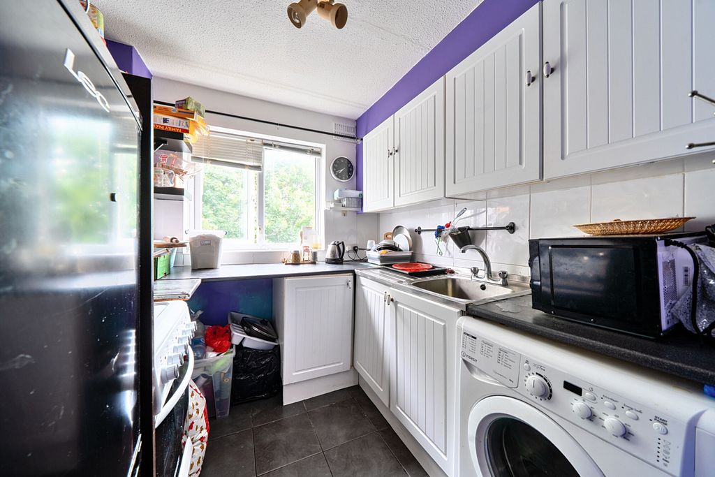 Property photo 3 of 16 1316518-9-685d2c4...