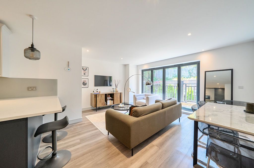 Property photo 2 of 14 Photo 5