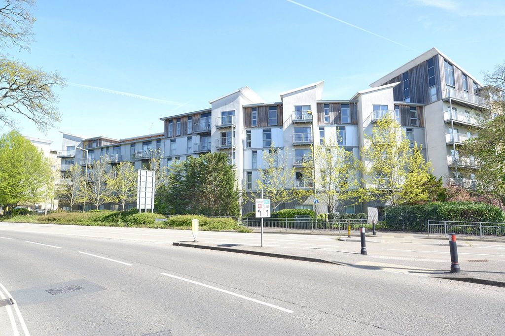 Property photo 1 of 9