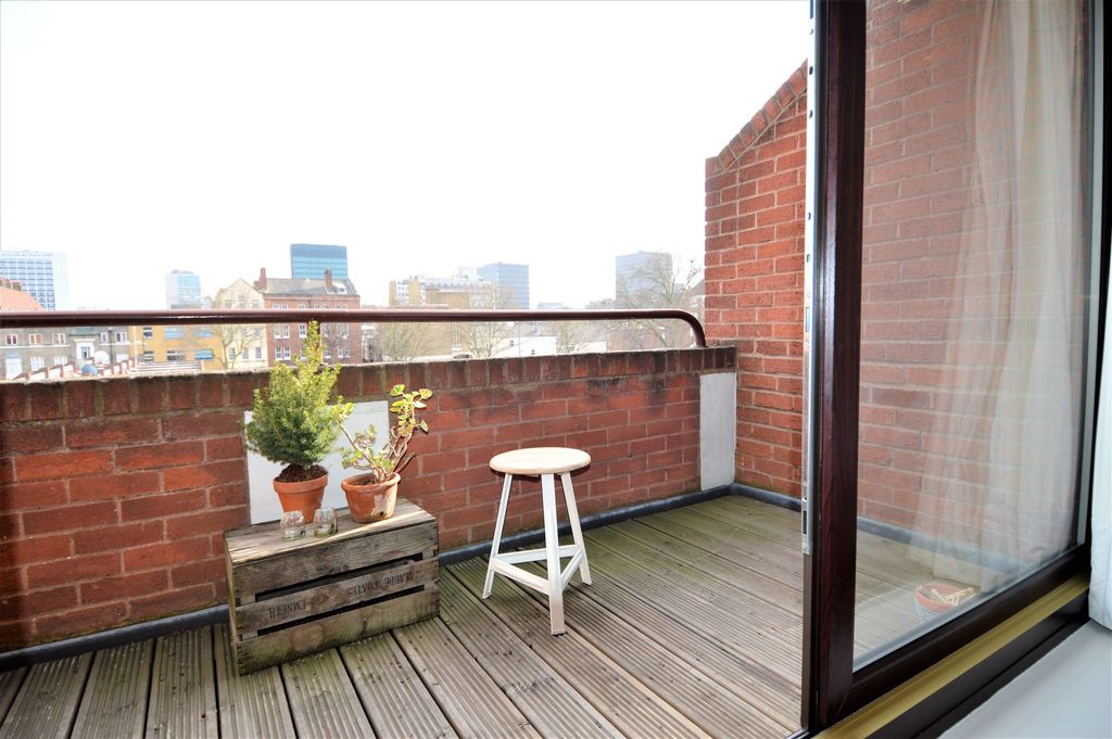 Property photo 2 of 7