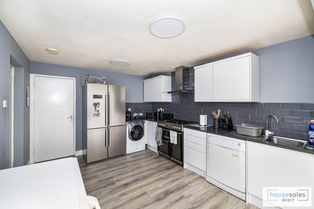 Property photo 2 of 13