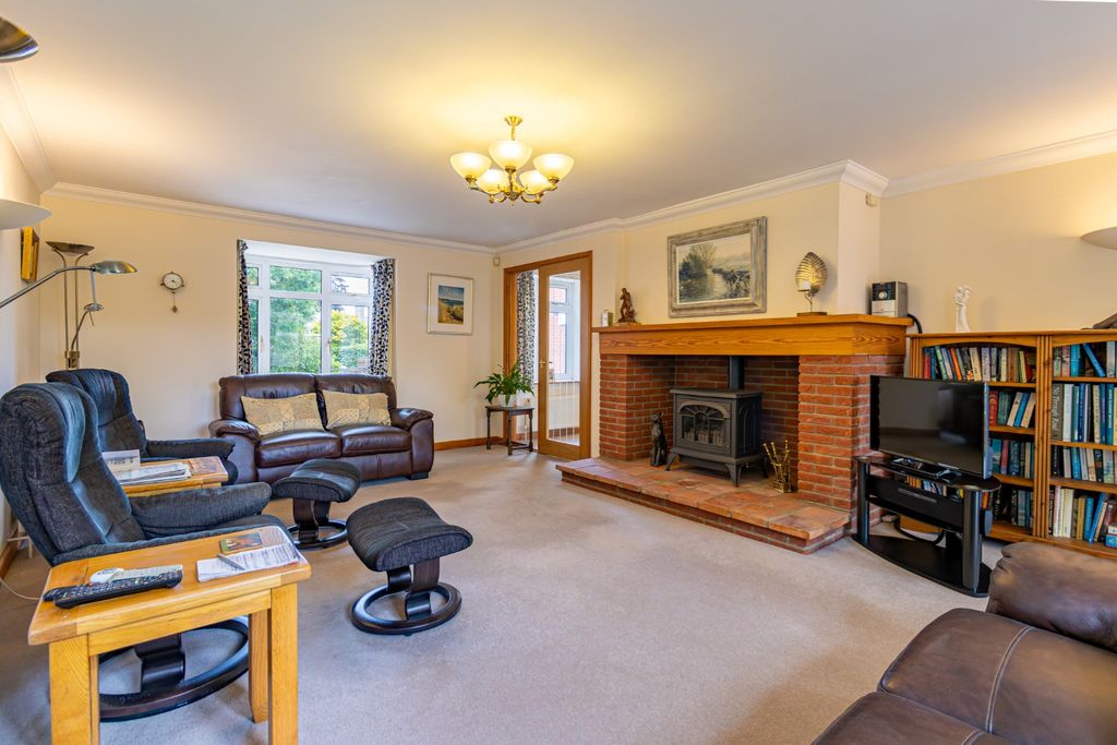 Property photo 3 of 52 4300047