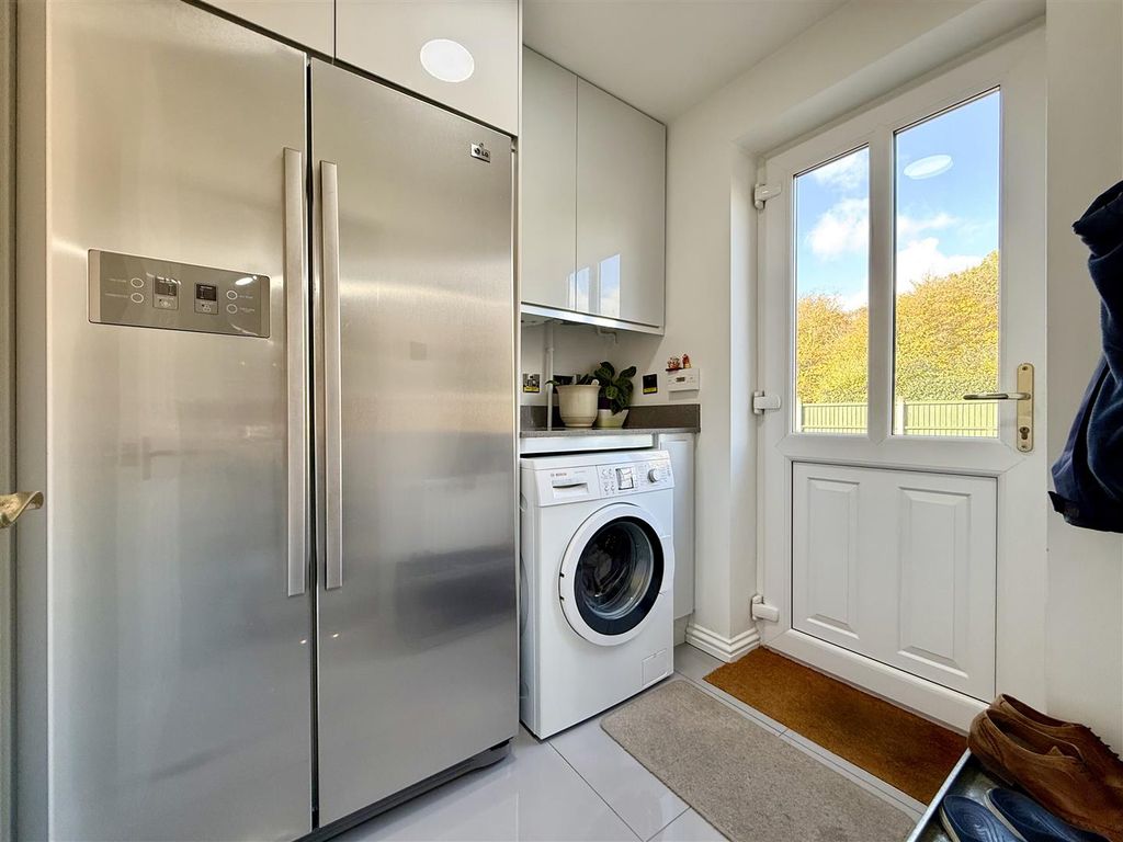 Additional image 10 of 4 bed detached house for saleOakley Drive, Loughborough LE11