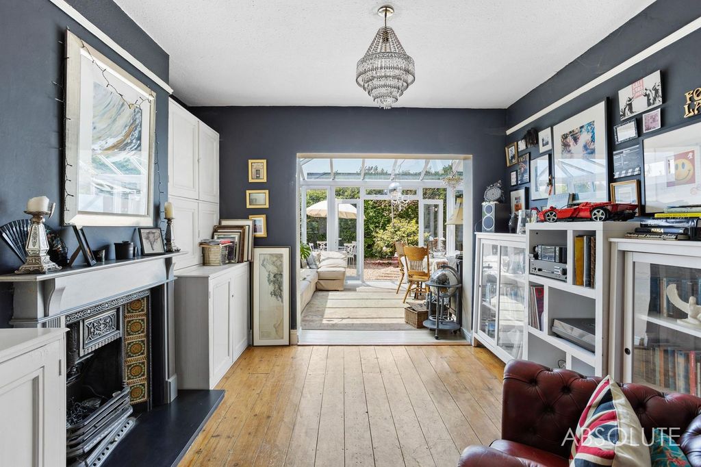 Property photo 2 of 50