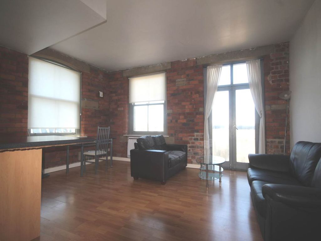 Property photo 1 of 10 Living Room