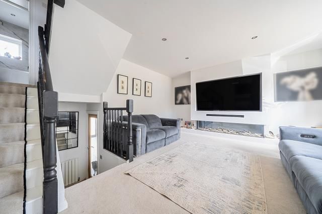Property photo 2 of 18 Reception Room