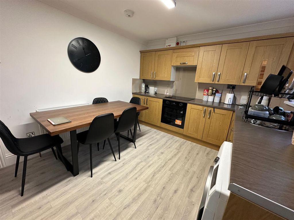 Property photo 2 of 11 Photo 07-11-2025, 15 51 32.Jpg