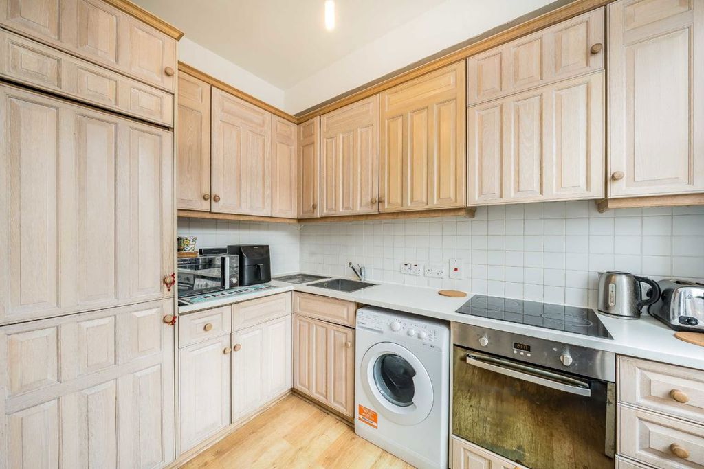Property photo 3 of 4