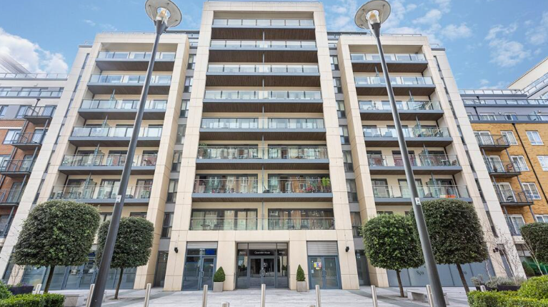 Property photo 1 of 18