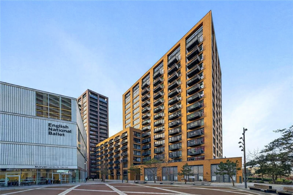 Property photo 2 of 27 Astell House