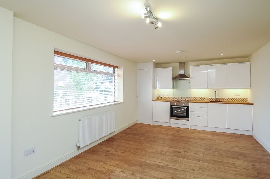 Property photo 2 of 7 Kitchen