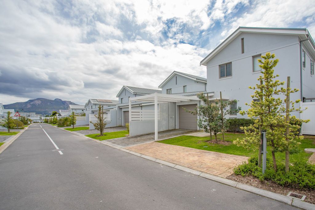 Property photo 2 of 23 Tk1716001