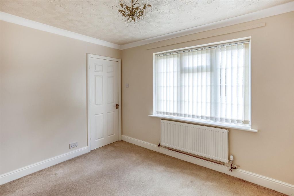 Property photo 3 of 16 316A8358_Hdr.Jpg