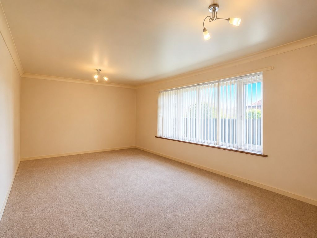 Property photo 2 of 8 5305182