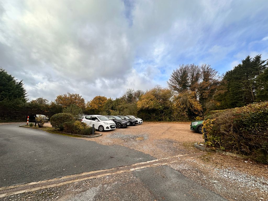 Property photo 3 of 6