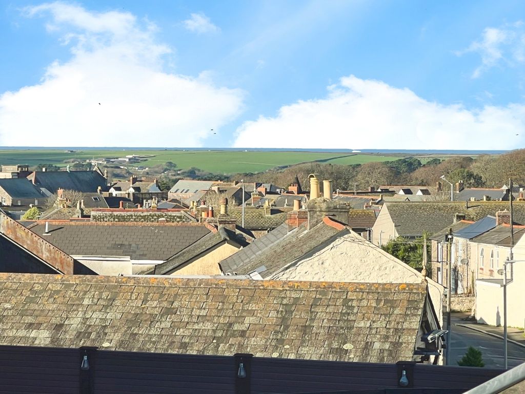 Property photo 2 of 19 Picture No. 17