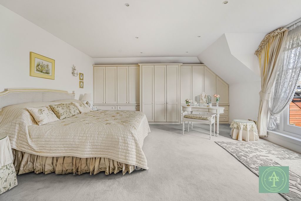 Additional image 25 of 3 bed flat for saleClaremont Heights, Enfield EN2