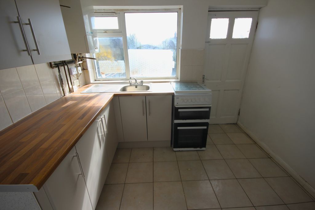 Property photo 3 of 8 Photo 2