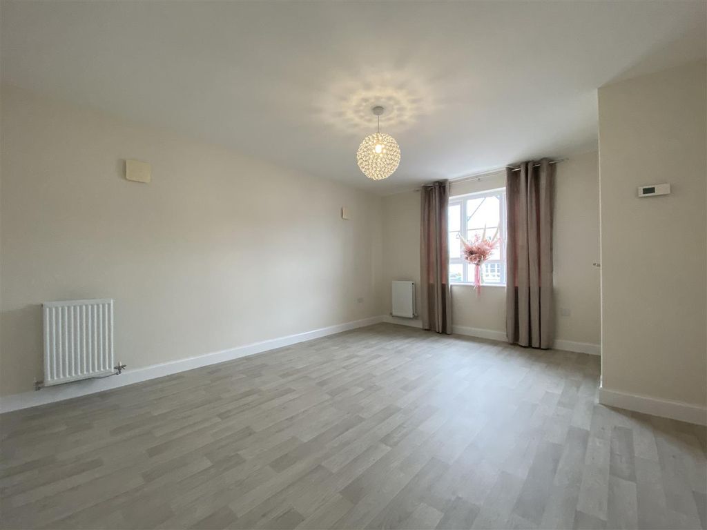 Property photo 3 of 27 3.Jpg