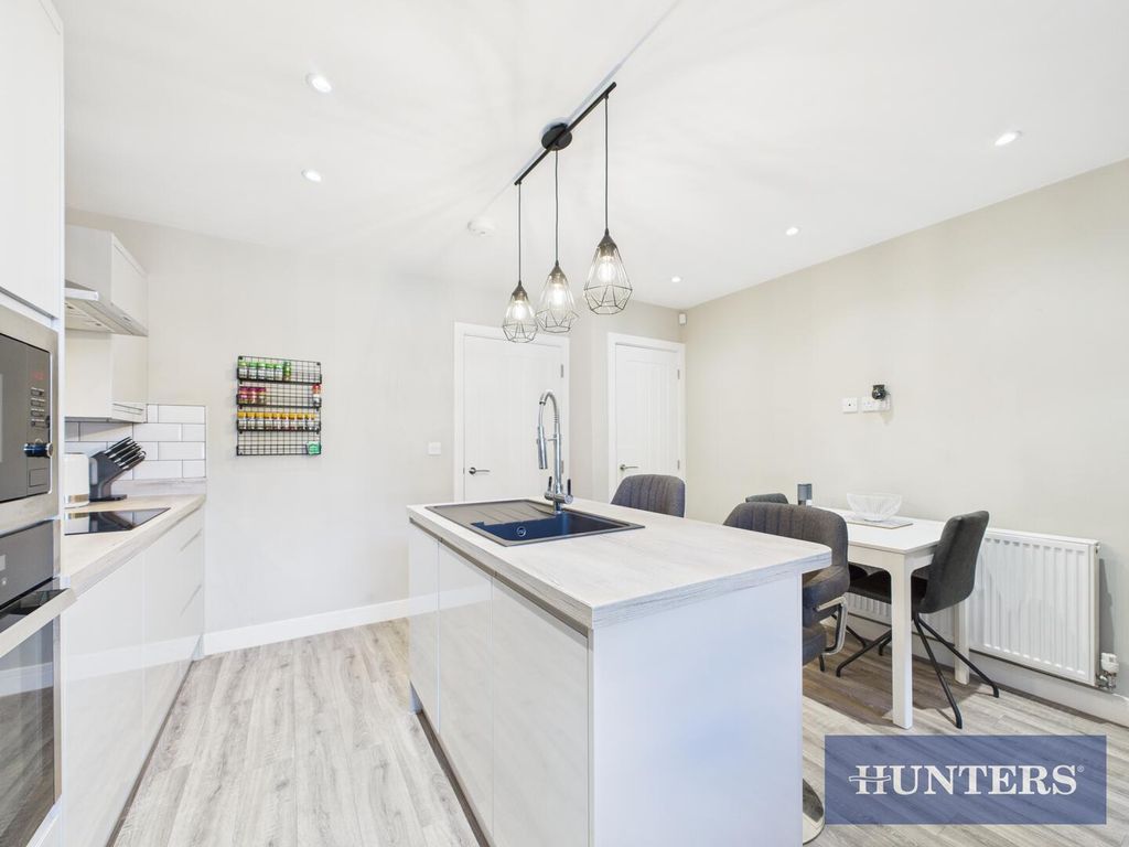 Property photo 2 of 16 Kitchen