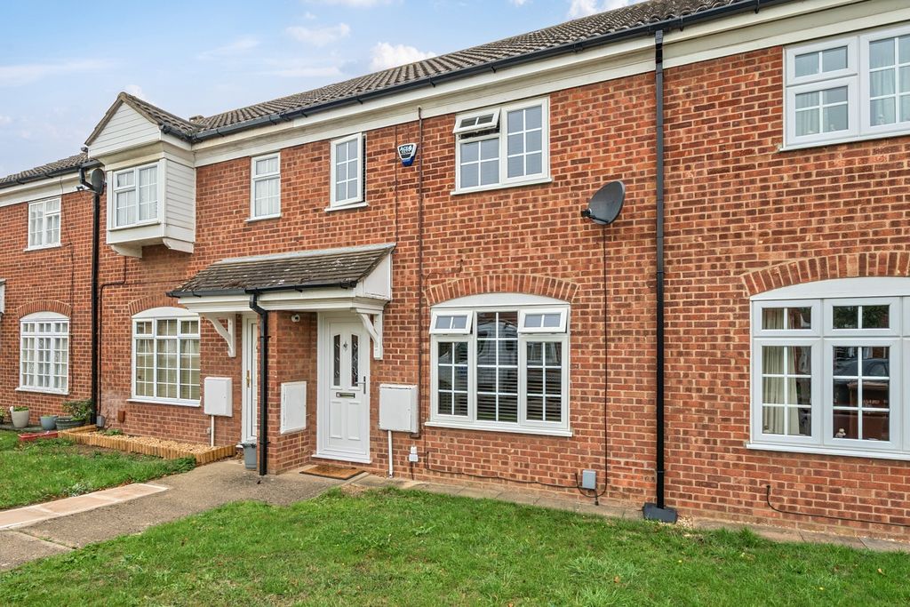 Property photo 1 of 11 Alconbury Close Front 1