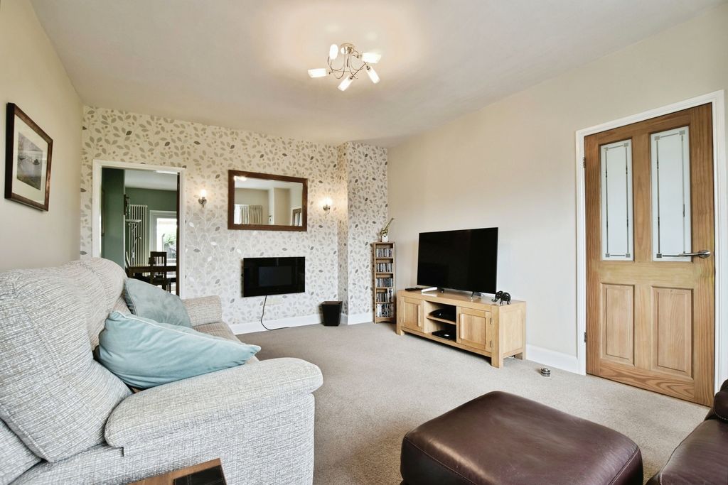 Property photo 3 of 16 Pbox-Img.Jpg