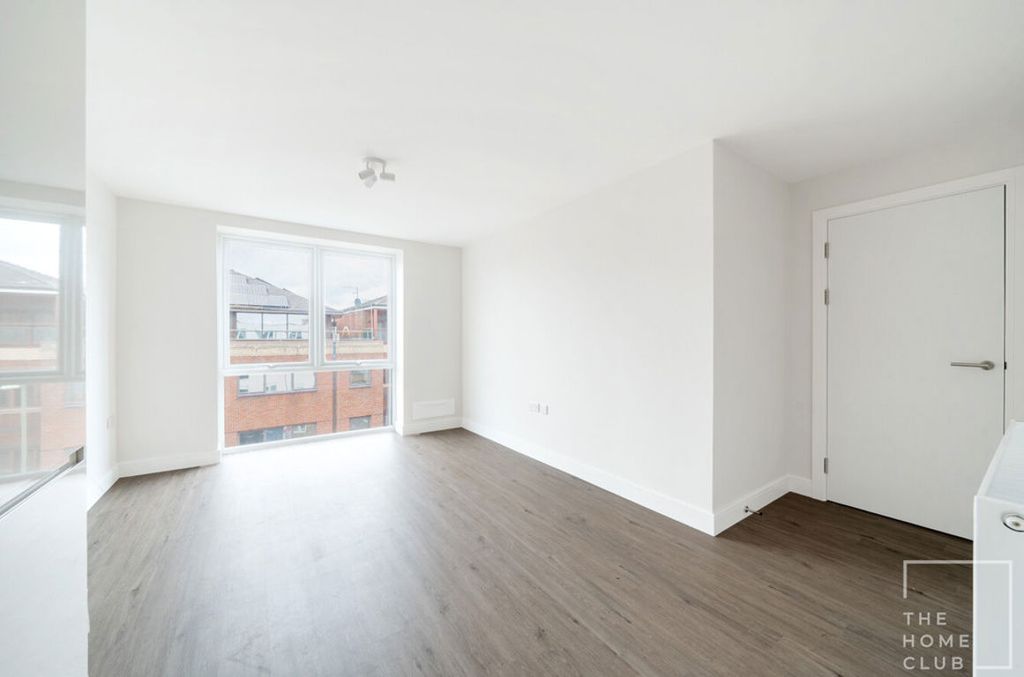 Property photo 2 of 15 425366F2-E3Ff-411d-Bd86-5072796Aa17E