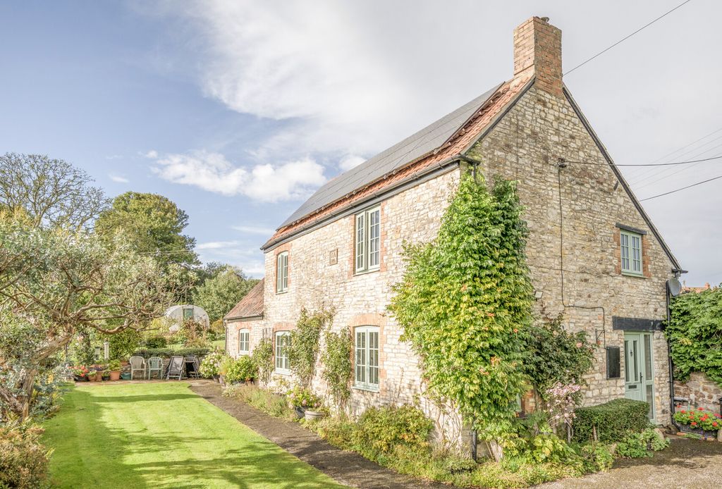 Property photo 3 of 19 Picture 3