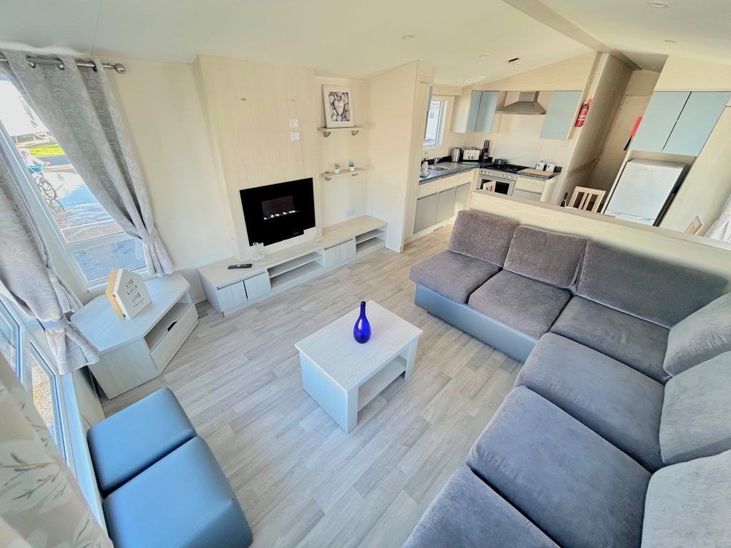 Property photo 2 of 11 Atlas Ruby 2015 Car0064948 151235805.Jpeg