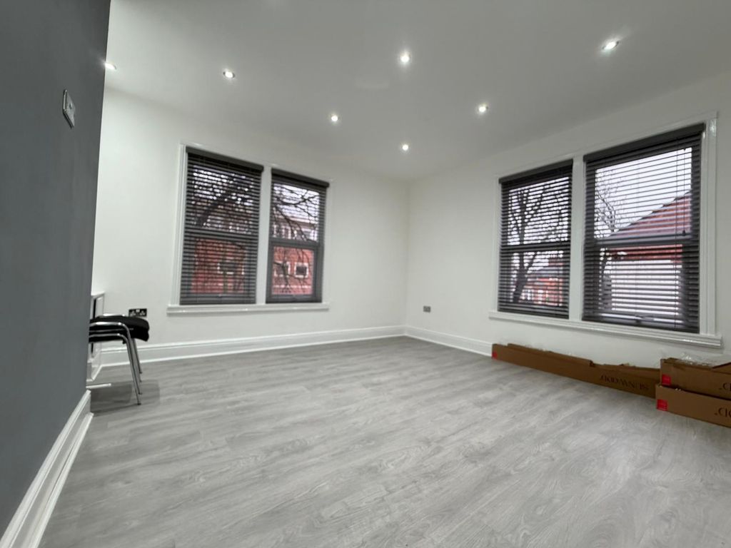 Property photo 2 of 7 c8Ac9230-Eab8-42Ea-A0B3-A04Ca5Bb24c5