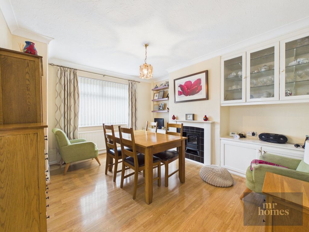 Property photo 3 of 32