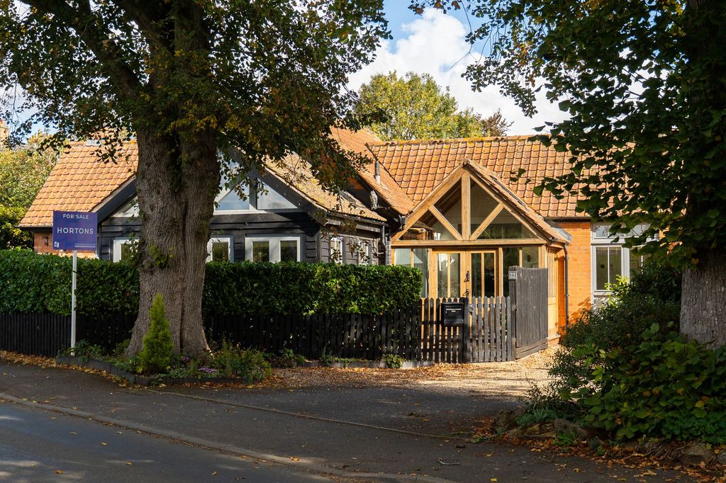 Property photo 2 of 33