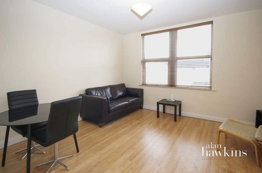 Property photo 3 of 9 Lounge-2