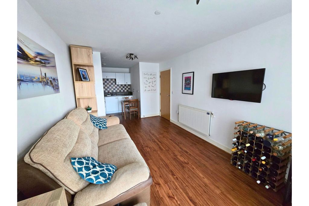 Property photo 2 of 11