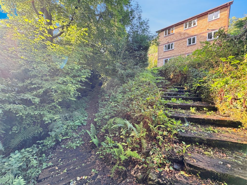 Property photo 2 of 23