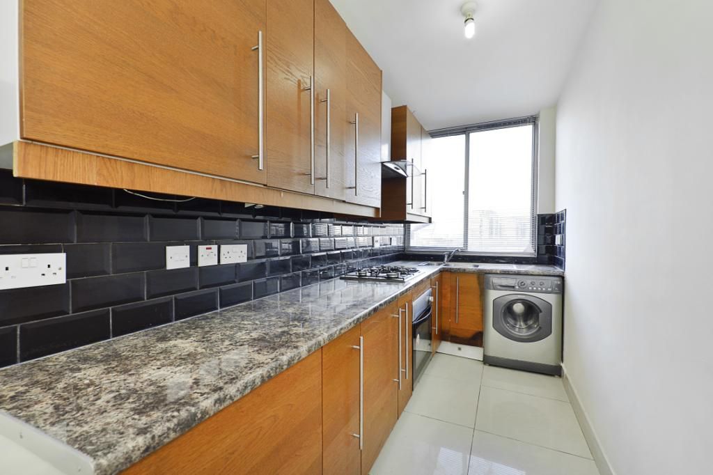 Property photo 2 of 10 Kitchen