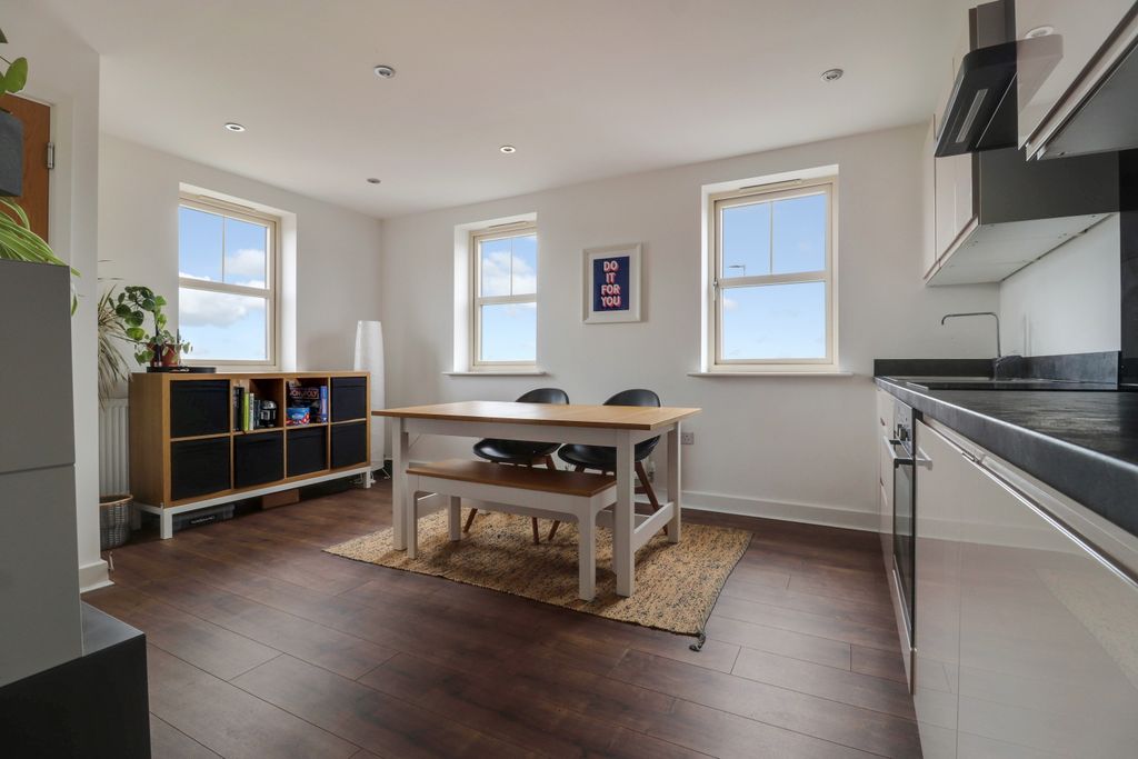 Property photo 3 of 17 Img_6822-Img_6824