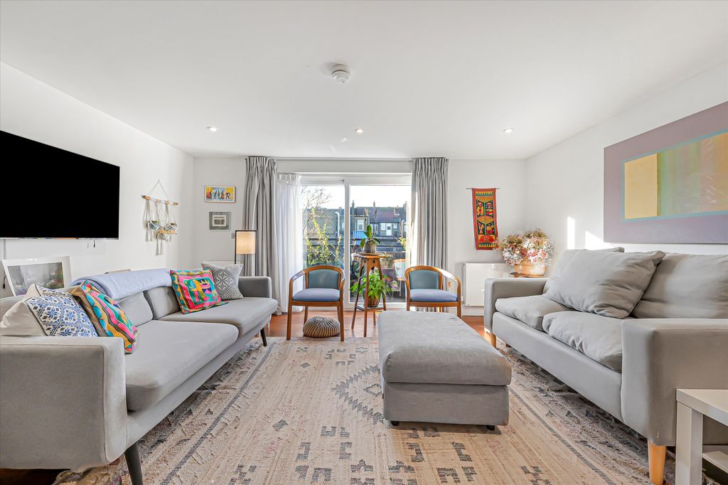 Property photo 3 of 14 Image