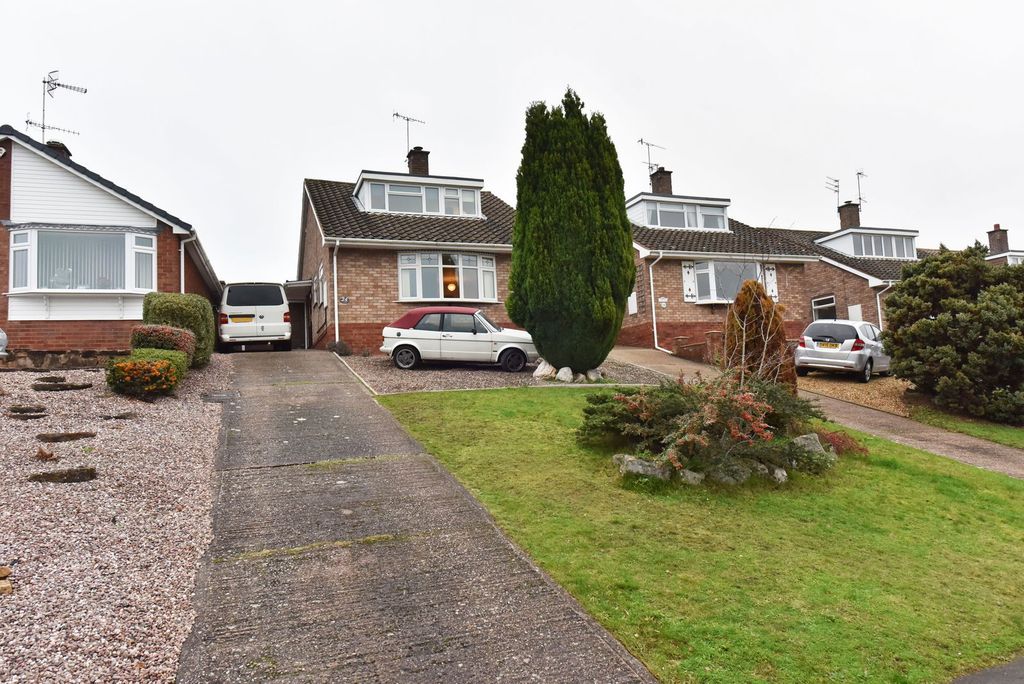 Property photo 1 of 32