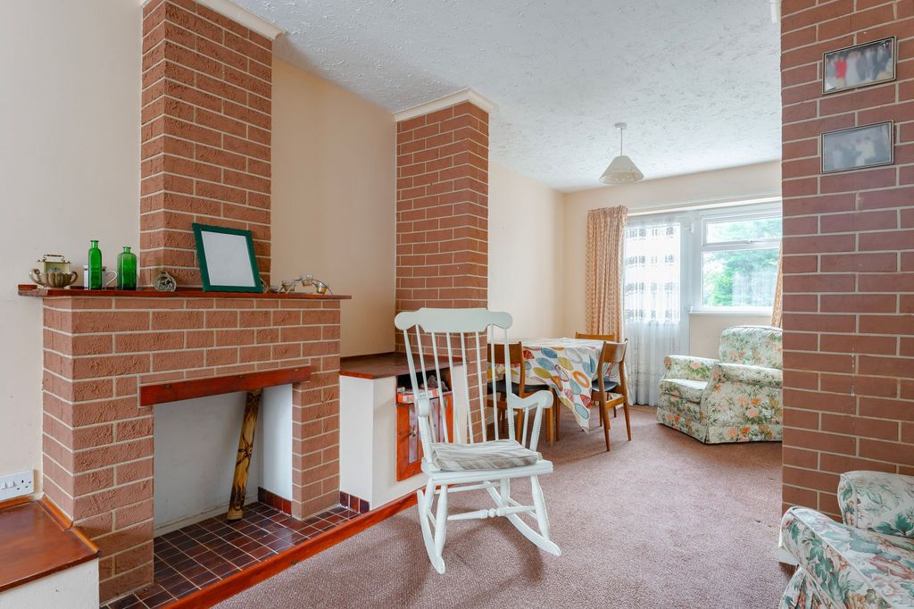 Property photo 3 of 14