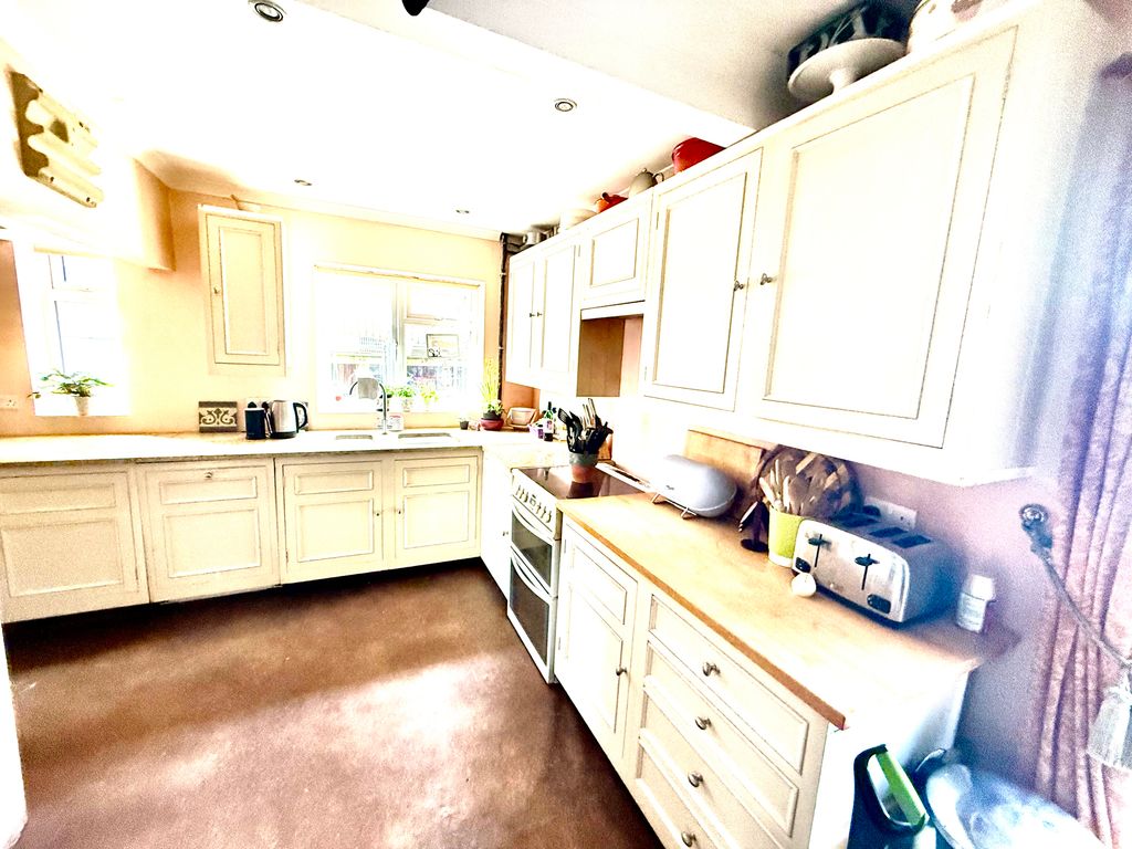 Additional image 8 of 3 bed semi-detached house for salePelham Close, Pevensey BN24