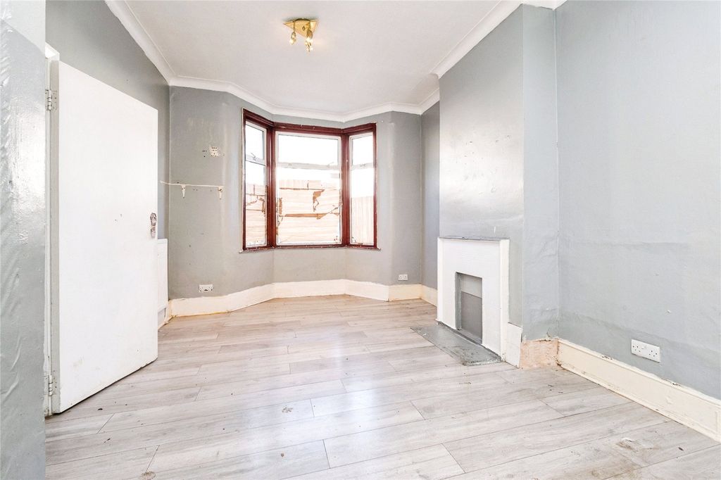 Property photo 2 of 18 Picture No. 07