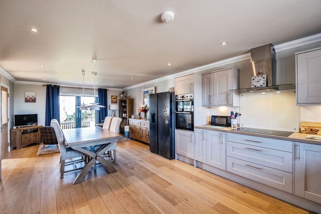 Property photo 3 of 20 Photo #3