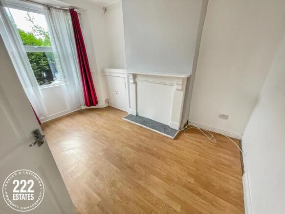 Property photo 2 of 8 51893_R195635_Img_01_0000_Max_656x437.Jpeg